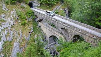 The Alpine taxi on the Pantenbrugg (Tierfed - Hintersand)