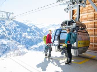 With the Luchsingen-Brunnenberg aerial cableway, comfortably up the mountain - or back down into the valley