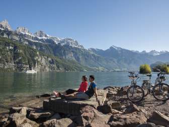 Einen Zwischenstopp einlegen und die Atmosphäre am Walensee geniessen.