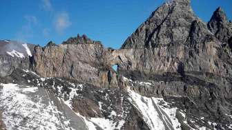 Klassische Sicht auf das Martinsloch aus Richtung Elm