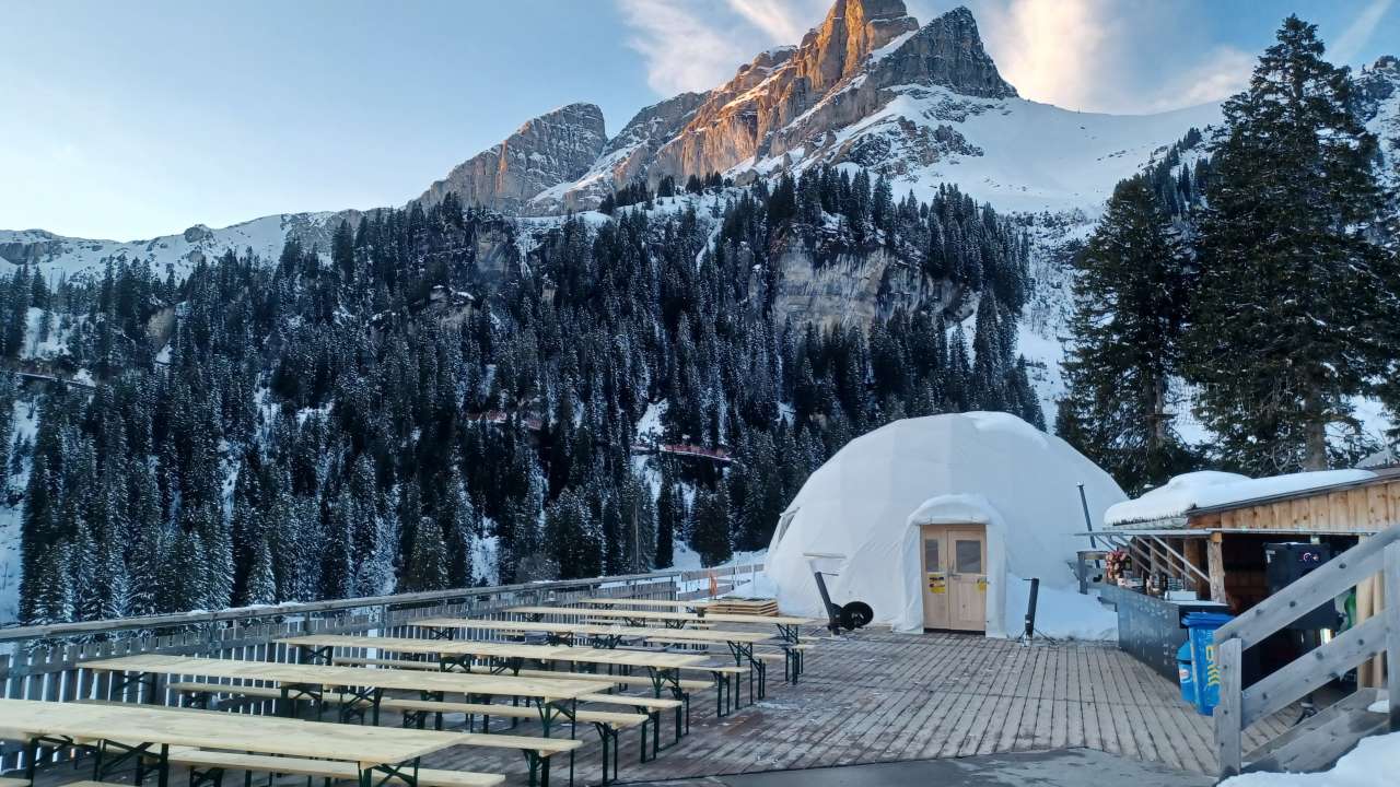 Ortstockbar Grotzenbüel, Braunwald (Winter)