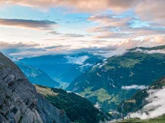 Blick von der Martinsmadhütte hinunter ins Tal