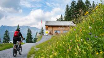 Das Berghotel Bischofalp lädt zum geniessen und verweilen ein.