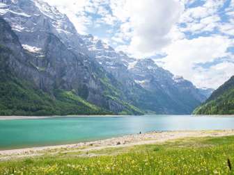 Klöntalersee im Juni