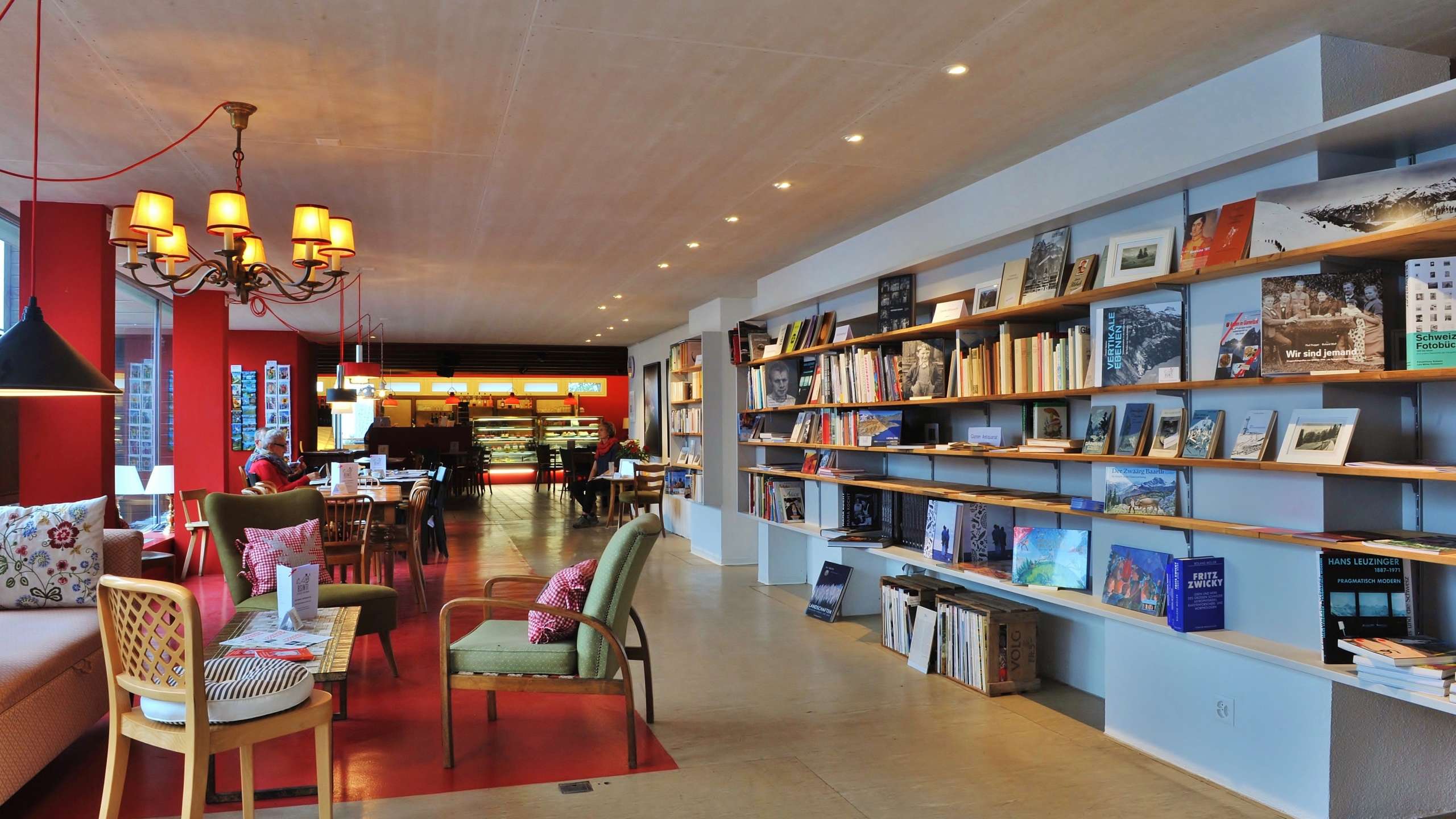 BSINTI Reading Café and Culture Bar