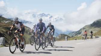 Bikers going up the Klausenpass