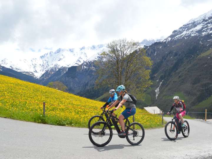 E-Bike Akkuladestation beim Vreni Schneider Sport in Elm