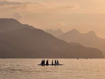 Yoga auf dem Walensee © Bergbahnen Flumserberg