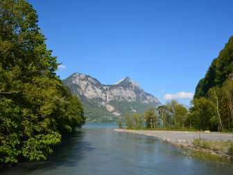 Linth mouth into Lake Walen